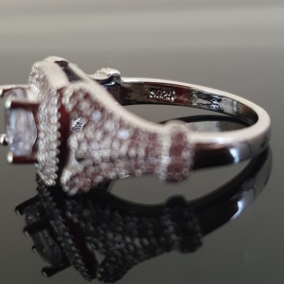 Chic Designer Silver Jewelry Set - Picture 6 of 9